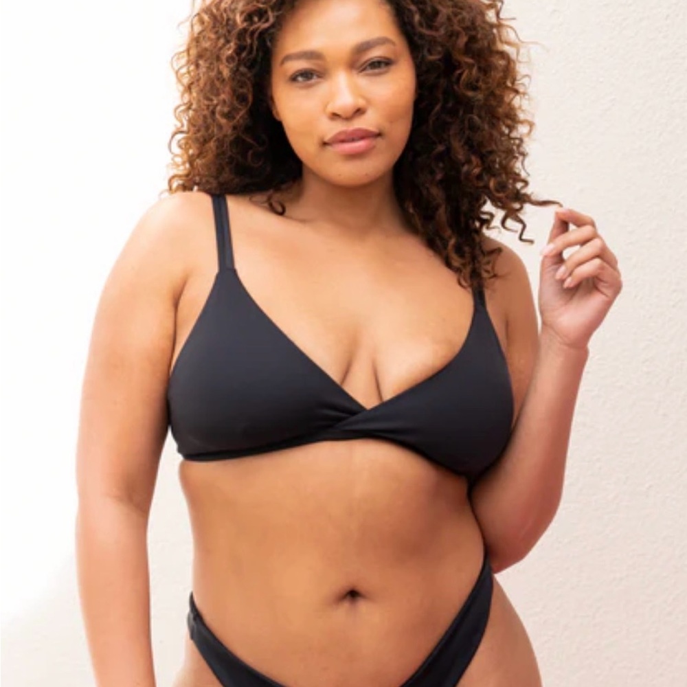 Left On Friday Black Triangle Bikini D+ top